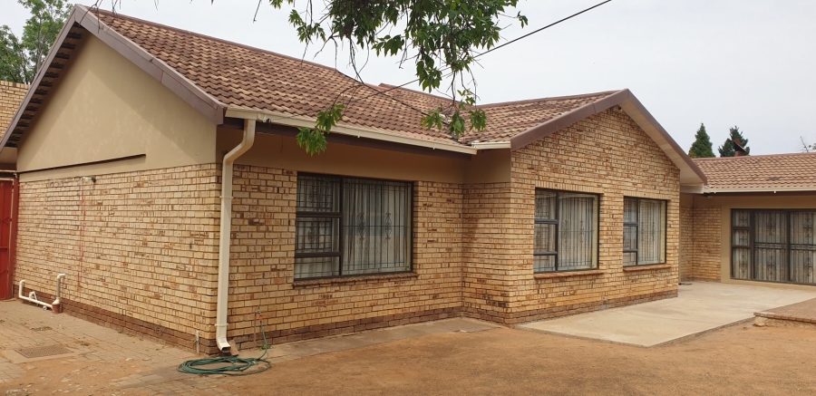  Bedroom Property for Sale in Pellissier Free State